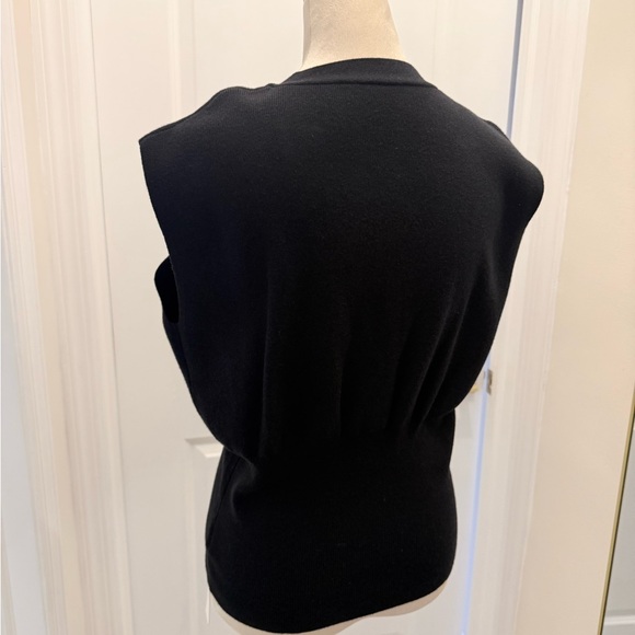 COMMENSE V-NECK BUTTONED DETAIL SWEATER VEST BLACK MEDIUM GOLD BUTTON - Picture 4 of 7